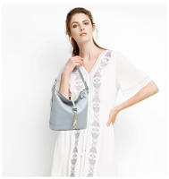 Bolso De Hombro Para Mujer Zency Elegante Azul De Cuero Genuino 100% Bolso Hobos Blanco Mochila Mensajera Para Dama Con Decoración De Cerradura Charm Lock Tamaños Variados - details 5