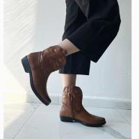 Eva Zorteon- Botín Tejano Cowboy Bordado en ECO-PIEL. Marca TULIPANO. - details 2