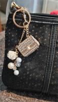 Llavero De Coche Con Diamantes Brillantes Para Mujer Adorno Para Bolso Regalo Perfecto Para El Día De San Valentín Material De Aleación - details 0