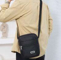 Bolso De Hombro Multicapa Grande Impermeable Para Hombres Y Mujeres Estilo Coreano Con Capa Lateral Para Negocios Y Ocio - details 1