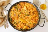LILI HOME Paella Valenciana Esmaltada – Tradición y Versatilidad en tu Cocina. Fabricada en acero esmaltado vitrificado, ofrece una resistencia excepcional al calor y al desgaste. Apta para cocinar con leña, en cocinas de gas, paelleros de gas y hornos. F - details 1