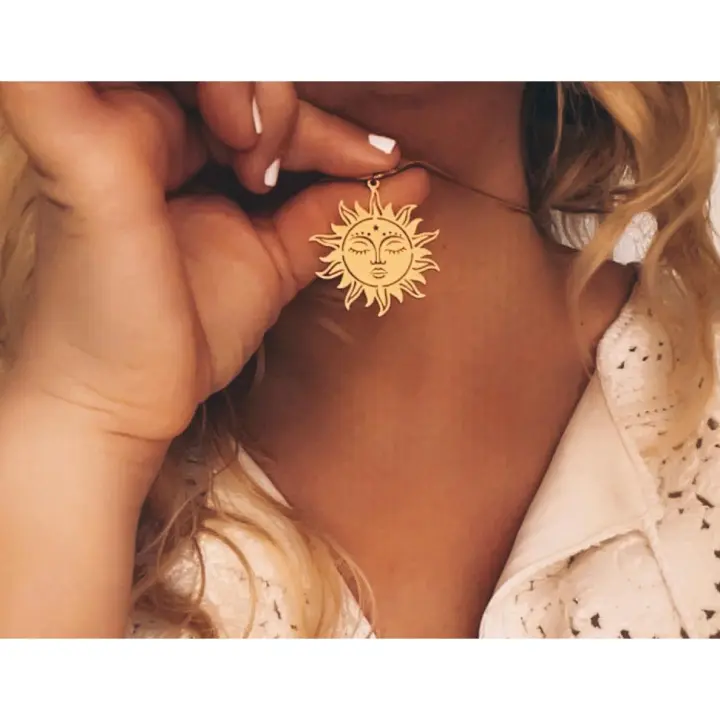 Collar de Sol, collar Sol, Colgante de sol, encanto de Sol, joyas de sol, Sol Feliz, colgante de Sol Sonriente, sol, HAPPY SUN. Collar surf, verano, playa, collar veraniego. - 1