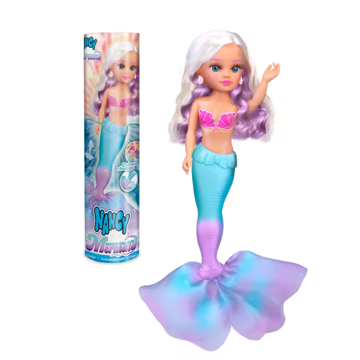 Nancy Magic Colour Mermaid, Muñeca 100% Sirena, Cola y Bikini Cambian de Color con el Agua, Melena Rubia con Mechas Moradas y Pendientes en Forma de Concha, Desde 3 Años, Famosa (NAC86000) - 1