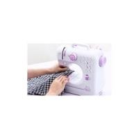 Máquina de Coser Portátil con 2 Velocidades y 12 Puntadas con Kit de Costura Incluido. Mini Máquina de Costura con Pedal, 2 Carretes, Aguja de Recambio, Cortador de Hilo y Luz de Trabajo, Funcionamiento con Cable o Pilas AA (no incluidas). - details 0
