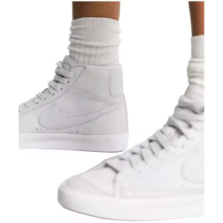 marca Nike modelo Dq7572-001 para mujer en color gris - 1