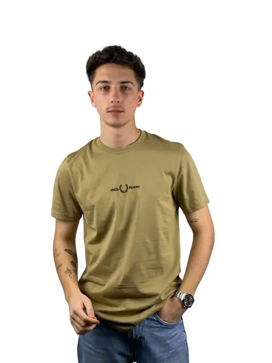 Camiseta Fred Perry Embroidered Tabaco - 1