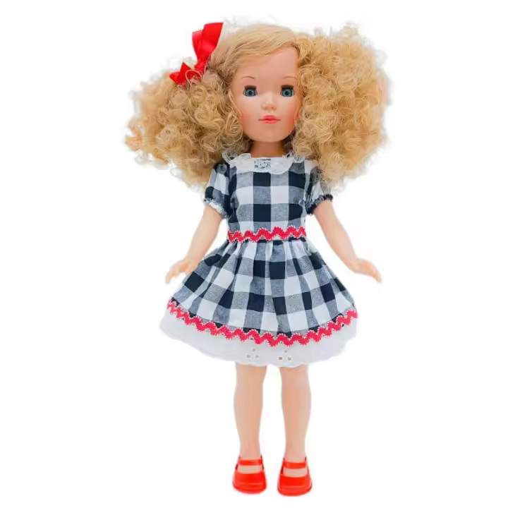 Folk Artesanía Muñeca Pepa Vidal Rojas 41 Cm Vinilo Colección Vestido Cuadros - 1