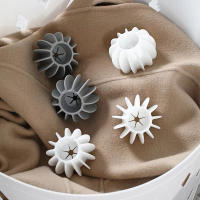Set De 12 Pelotas De Lavandería Reutilizables Grey White Silicone Para Lavadora Y Secadora Limpieza Profunda Antiengar Organizador De Ropa - details 3