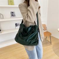 Bolso Bandolera De PU De Gran Capacidad En Color Sólido Para Mujer Estilo Retro Bolso De Hombro Suave Con Cierre De Cremallera - details 5