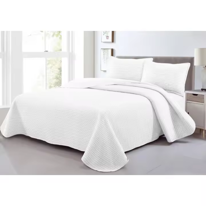 Colcha Bouti de Verano Reversible Lisa en Blanca  | Acolchada Fina y Termosellada | Incluye Fundas de Cojín Mommata - 1