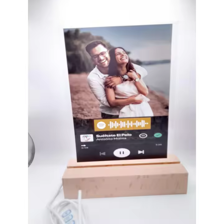 LÁMPARA LED PERSONALIZADA CON FOTO Y SPOTIFY CON CAMBIO DE COLORES AUTOMÁTICO. - 1