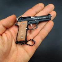 Llavero De Metal Beretta 92F Modelo De Sobrevivencia Jedi Adorno De Escritorio Para Niños Y Adultos Regalo De Cumpleaños - details 3