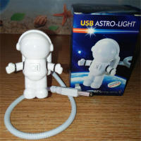 Lámpara Nocturna USB Mini Astronauta Blanca Luz De Lectura Portátil Para Computadora Decoración De Habitación Pequeña Lámpara Nocturna - details 1