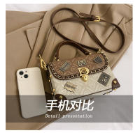 Bolso De Hombro Para Mujer Estilo Retro Con Decoración De Insignia De Oso Exquisito Bolso Cruzado De PU Suave Con Lining De Poliéster - details 24
