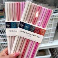 5Pares De Palillos De Colores Macarón Estilo Japonés Antideslizantes Resistente a Altas Temperaturas Para Sushi Uso Reutilizable Utensilios De Cocina De Plástico Sin Pintura Ni Olor Regalo Único - details 0