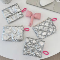 Bolso De Mano En Miniatura De Plástico PU Con Cierre De Cremallera Estilo Fashion Para Mujer Geométrico Para Almacenar Monedas Maquillaje Llaveros Labiales Cable De Auriculares Y Datos - details 9
