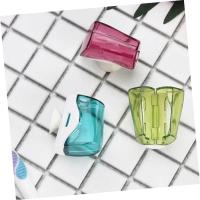 6 fundas para cepillos de dientes con ventosa, resistentes al polvo, para montaje en pared, para accesorios de baño, fáciles de instalar, colores aleatorios para ahorrar espacio. - details 0