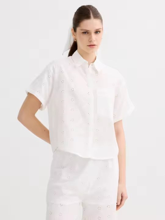 Camisa oversize de manga corta con cuello clásico, botones y bordado suizo de estampado liso y elegante INSIDE - 1