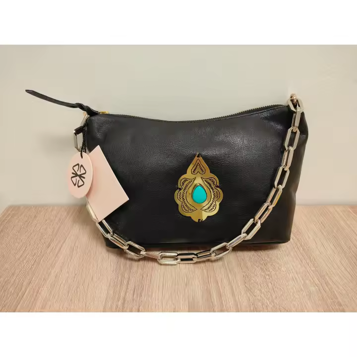 Bolso Piti Cuiti detalle joya y cadena metálica - 1