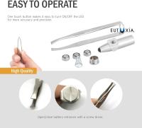 Pinzas con luz LED. Herramienta para depilar cejas y pestañas. Depila y recorta los vellos no deseados. Ilumina las zonas oscuras con luz brillante para una mayor precisión. Acero inoxidable. - details 2