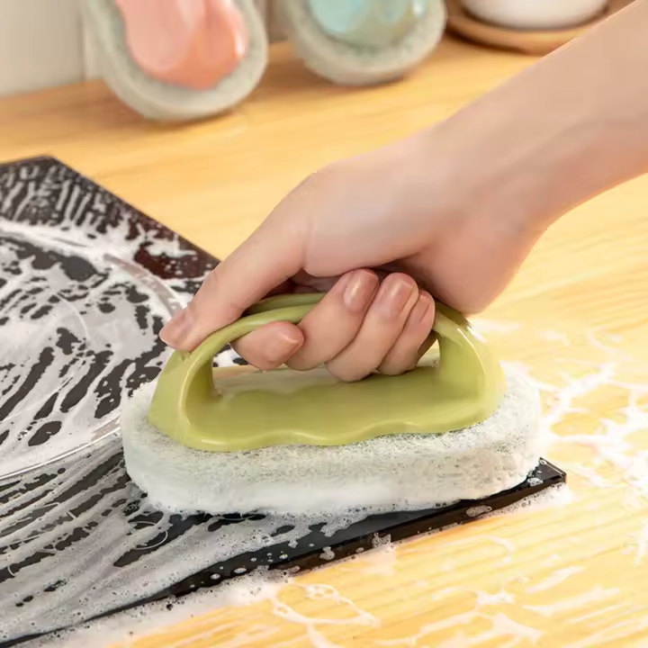 Cepillo de esponja con mango para el hogar, cepillo de limpieza multifuncional para encimera de azulejos, 1 piezas, color verde - 1