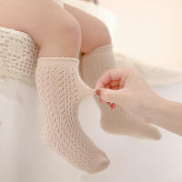 Calcetines De Verano Para Bebés Niñas Largos Hasta La Rodilla Suaves De Algodón Y Malla Para Niños Calcetines De Princesa Hueco En El Medio - details 3