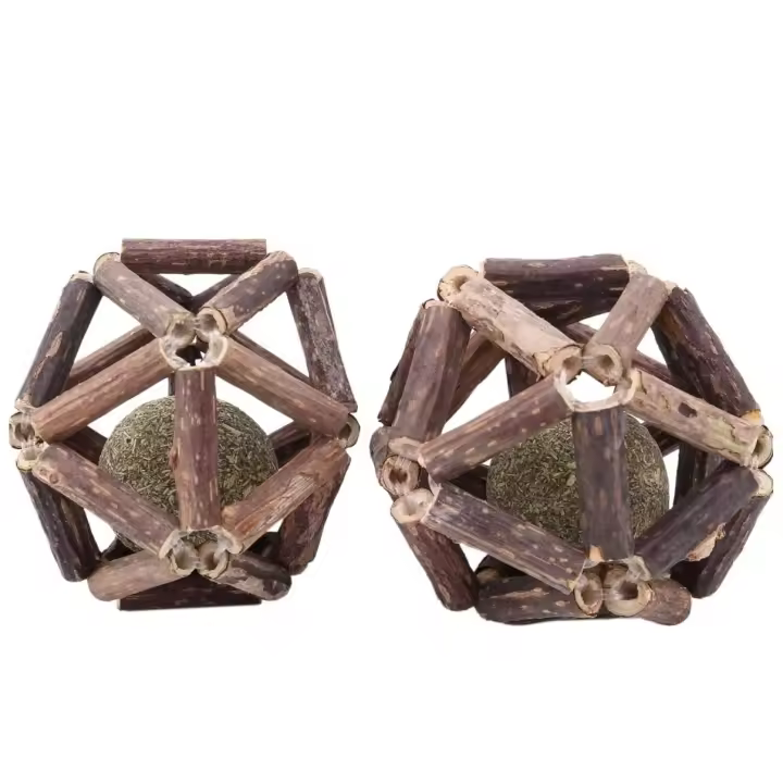 2 Bolas exquisitas de hierba gatera 6.5 cm, perfectas para mantener a tu gato entretenido mientras cuida su salud dental. Estimulantes y divertidas, ideales para reducir la placa dental y fomentar el instinto de caza. Suministro saludable para tu mascota. - 1