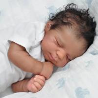 Muñeca De Bebé Reborn De 48cm Con Vinilo Suave Y Cuerpo De Tela Dormida Niño Regalo De Cumpleaños Para Niños Con Piel Negra - details 2