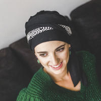 Pañuelo mujer SMOOTH IKAT NEGRO - Carebell Headwear - Tejido de bambú - Alopecia y oncología - details 0