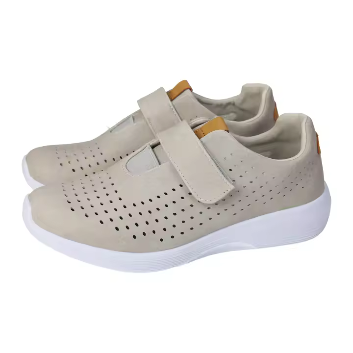 Deportivos marca DOCTOR CUTILLAS para mujer en color piedra. DEPORTIVAS SUEDE - 1