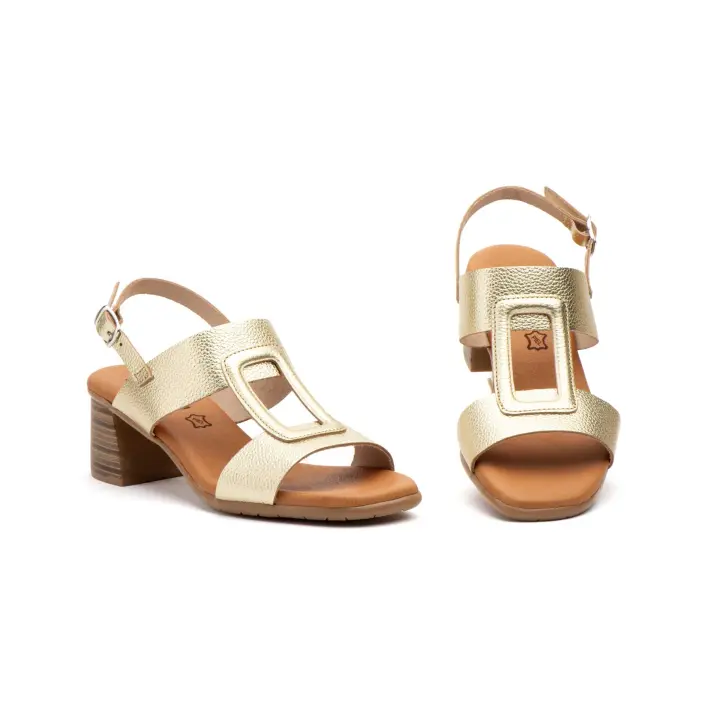 FX-2556 Platino  Hecho en España Sandalias Mujer Piel Platino Tacón Hebilla Numeración: 35-41 Marca: JAM Sandalias de tacón en tonos marrón y dorado, con un diseño sofisticado y detalles trenzados en la parte delantera. Fabricadas en piel l - 1