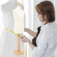 Elegante Torso De Hombre Maniquí Con Soporte Fácil De Montar Para Diseño Material De Madera Sin Químicos Peligrosos - details 0