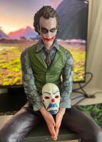 Figura De Acción DC Joker Heath Ledger Decoración Para Techo De Coche Estatua Colgante Modelo Coleccionable Regalo Para Adolescentes Y Adultos - details 1
