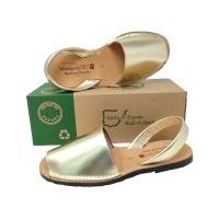 Eva Zorteon- Menorquinas de piel con acabado metalizado, Marca D´ Estiu . - details 1