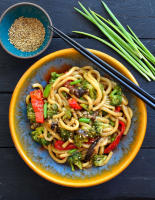 PACK DE  FIDEO JAPÓNE UDON FRESCO ENVASADOS AL  VACIÓ PARA YAKISOBA O PARA FIDEO CON SOPA 200G X4 ,3 PAQUETS - details 1