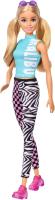 Barbie Fashionista Muñeca rubia con top Malibu, leggings con dos estampados y accesorios de moda Nº 158  Mattel GRB50 - details 2
