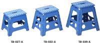 Taburete plegable multiusos infantil azul de varias medidas de altura: 27 cm, 32 cm y 39 cm Arregui, ideal para niños con asa para transportar, Modelos: TB-027-A TB-032-A TB-039-A - details 0