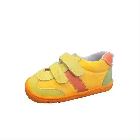 Zapato respetuoso barefoot primeros pasos Pirufin Piruflex PF330-1 Amarillo.Suela súper flexible de 3.5mm de grosor antideslizante y con DROP CERO que, junto a la plantilla extraíble y un contrafuerte prácticamente inexistente - 1