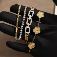 ZAKOL 3Pcs Pulseras De Acero Inoxidable Color Oro Para Mujer Con Inserción De Zirconia En Patrón Geométrico Y Flor De Cinco Hojas Regalo - details 3