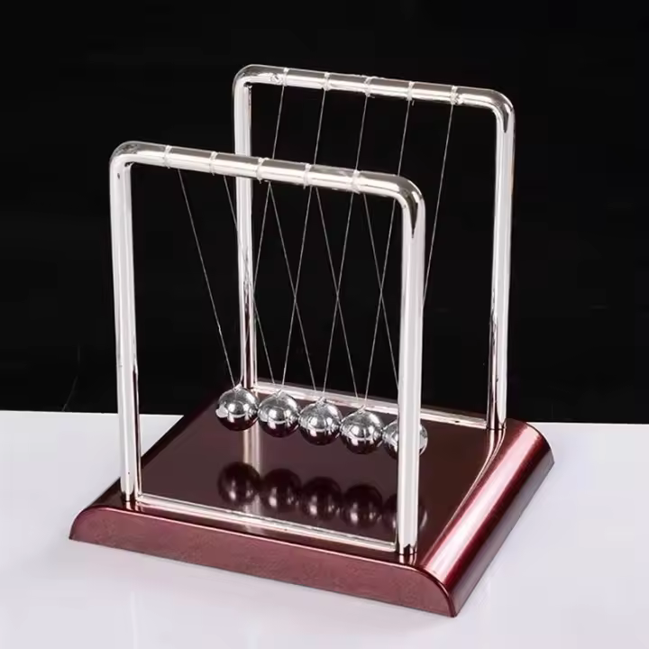 Decora Tu Escritorio Con El Balancín De Metal De Newton Adorno De Mesa De Ciencia Y Física Baloncesto De Equilibrio Moderno - 1