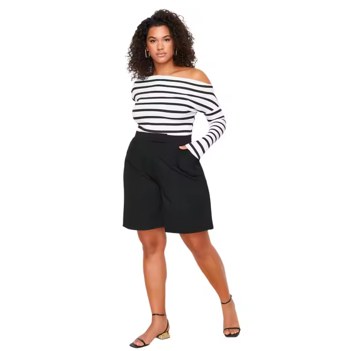 Trendyol Black Pleat Detail Velcro Plus Size Knitted Shorts & Bermuda Tbbss24Ap00001 - 1