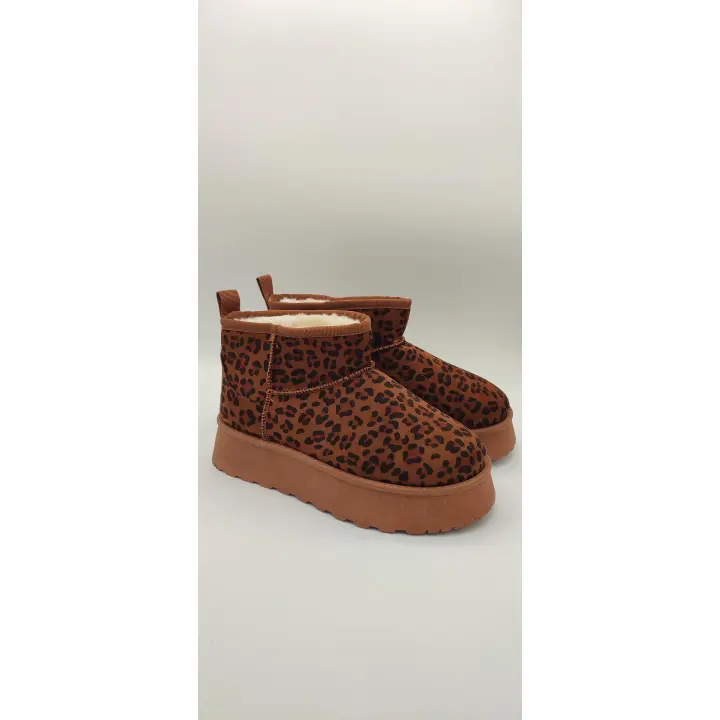 Botin plano con plataforma  mujer australiano tipo UGG tendencia invierno negro camel o leopardo - 1
