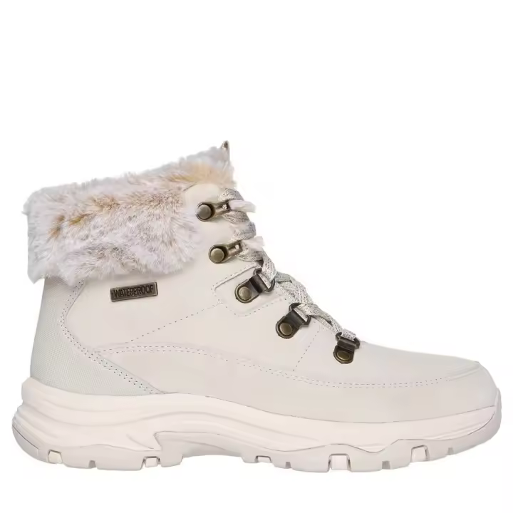 Cómoda  Botín senderismo mujer Skechers TREGO SNOW WORRIES serraje beig impermeable, costuras selladas a prueba de agua. Forro cálido. Diseño Relaxed Fit®  más espacioso Altura Tacón bajo (3-5 cm) Referencia 167882-NAT - 1