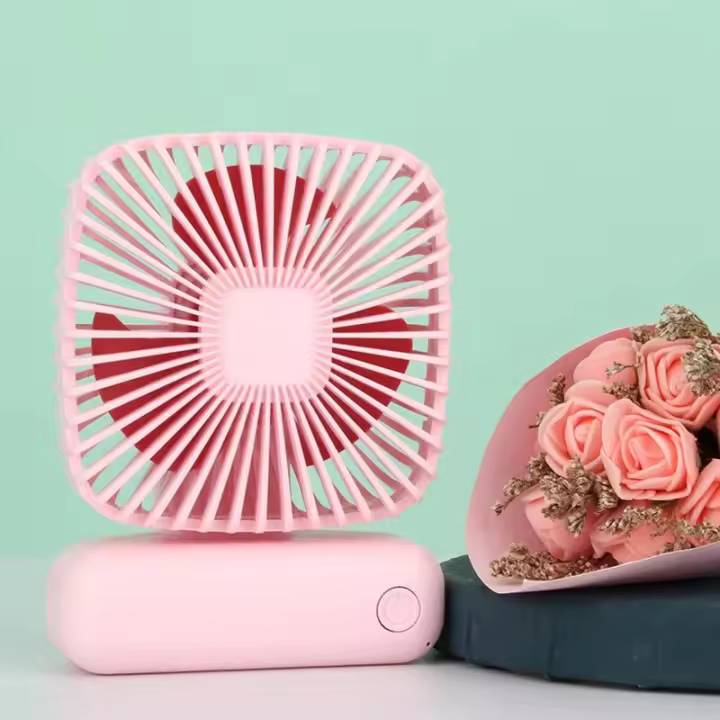 PORCHEDDU Ventilador pequeño de escritorio para el hogar y la Oficina, minicentrador portátil de Tres velldades with Usb, Silencioso y Simple, ideal para el verano - 1