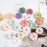 Artificiales Flores Baratas Cabezas De Margarita Rosa Para Decoración De Hogar Boda Fiesta DIY Scrapbook Plantas Falsas Corona De Aro - details 6
