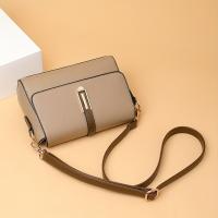 Bolsos, An elegant y versáril Bolso Cruzado de varias Capas with a retro minimalist Diseño y detalles de Hardware, perfecto para el uso diario por parte de las mujeres. - details 7