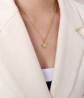 Encanto Gargantilla francesa con personalidad retro de circonita con forma de corazón de melocotón, pendientes de acero de titanio, collar, colgante de piedra preciosa CZ irregular en forma de corazón, resistente al agua, chapado en oro real 18 - details 8