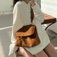 Bolso De Hombro Para Mujer De Velours Marrón Retro Gran Capacidad Versátil Para Otoño E Invierno Nueva Colección 2025 - details 0