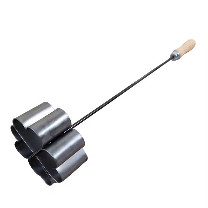 Fackelmann Molde Florón, Molde para hacer Flores de Semana Santa, Molde para Flores Manchegas, Molde Rosetón de Acero con Mango de Madera, 9x40,5cm, 1 ud. - 1