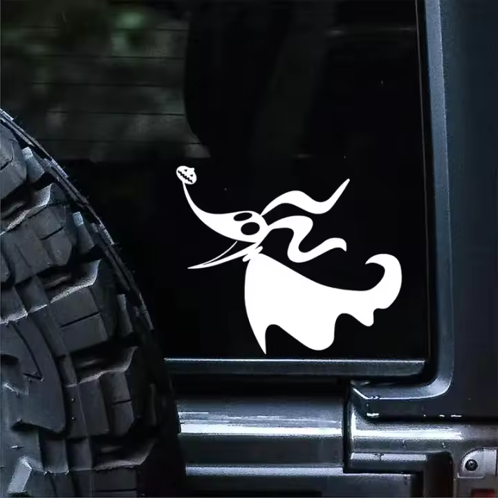 Pegatina De Coche Con Silueta De Perro Fantasma Y Nariz De Calabaza Inspirada En 'La Noche De Los Muertos' Decoración Para Laptop Y Automóvil Material PVC Tamaño Approx 5x4.16cm - 1